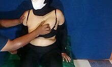 Playing with the pussy of a horny female security guard with a sex toy until she squirts jago jilmek -