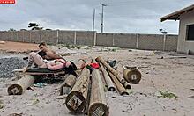 Carpinteiro vai receber o pagamento e teve uma supresa das donas da obra