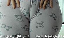 Camel Toe Amateur Spreading Big Pussy Lips