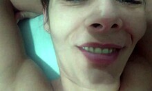 Mulher madura dando um show de mete��o com o novinho essa sim gosta de foder.