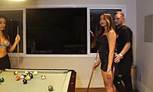 Fui ensinar umas amigas a jogar sinuca e elas me ensinaram um jogo mais gostoso parte-1