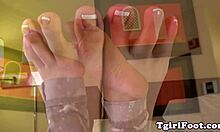 Pedicured tranny amateur curls her toes in bedroom