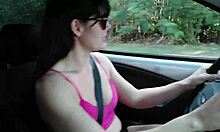 Parei um estranho na rua para pedir informa��es e chupei o pau dele at� ele gozar na minha boca