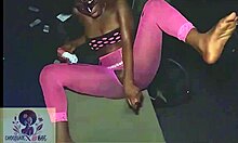 pussy play in the bar, rubbing toto till squirt