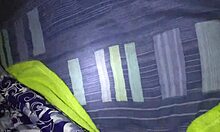 Encuentro a la mama de mi mejor amigo en la habitacion y me aprovecho que esta caliente. madura milf en publico.