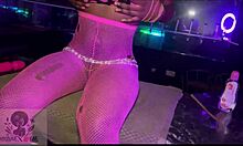 pussy play in the bar, rubbing toto till squirt