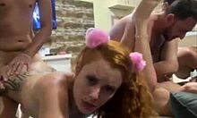 3 Putas Dando De Quatro No Sofa