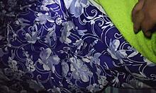 Encuentro a la mama de mi mejor amigo en la habitacion y me aprovecho que esta caliente. madura milf en publico.