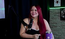 Safada demonstrated her blowjob, placed vibrator in pussy after saying she cums easy in anal sex.