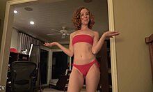 Chica En Bikini Rojo