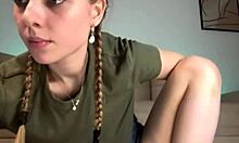 I cummin like a foutain and its so intense i cant stop squirting.