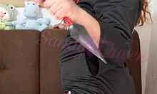 Naruto's curvy girl masturbates wildly!