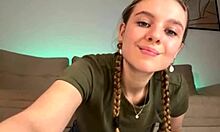 I cummin like a foutain and its so intense i cant stop squirting.