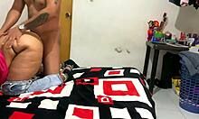 en el transporte publico tambien se liga