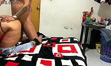 en el transporte publico tambien se liga