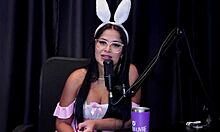 Morena safada mostra o seu boquete mostra os peitos e a bucetinha gostosa depois de falar que não se sentiria a vontade com cuspe - alice vasconcelos watch on sheer red especial páscoa.