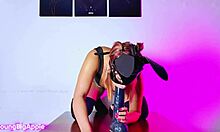 Me Destruyo El Co�o Con Una Enorme Bbc