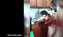 ups mi empleada se pone sexy para seducirme