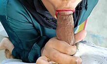 Hot Muslim Kamwali Girl Distracted by Landlord's Big Cock While Cleaning in Indian Ranch