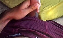 Young Brazilian masturbates and talks dirty.