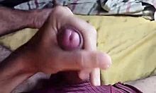 Young Brazilian masturbates and talks dirty.