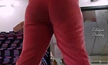 Bbw ebony gym squats her big ass