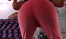 Bbw ebony gym squats her big ass