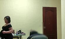 Follando a la se�ora de la limpieza