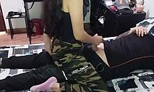 Mi padrastro me folla bien rico antes de irme a la universidad...