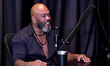 annie, nervous about anal in suruba tattoo session with group exposure?