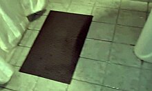 Amica showers and my cock can't resist her moans and handjob 😍🔥