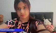 wanna fuck this big ass mature teacher fresh from university?? 😈