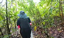 thai girl flashes pussy boldly on roadside path