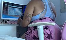 Chubby gamer's leggings slip reveals embarrassing fart mishap online