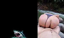Madrastra venezolana tiene sexo milf crudo sin condón al aire libre junto al río