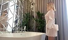 i fucked her hard and soaked her in the bath till she screamed