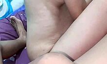 ngentot ibu tiri sambil mandi susu di kamar tidur saat ayah pergi squirting orgasm