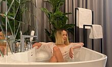 i fucked her hard and soaked her in the bath till she screamed