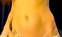 pelada em casa, me masturbando com plug no cuzinho e chupando dildo gostoso