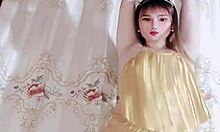 vietnamese teen 18+ dances live on bigo platform