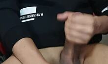 watching this amateur dude moan and shake to monster cock orgasm on chaturbate solo 4k 😩💦