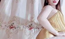 vietnamese teen 18+ dances live on bigo platform