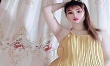 vietnamese teen 18+ dances live on bigo platform