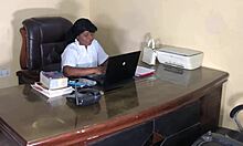 Nurse revives limp dick in steamy hospital checkup