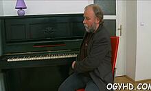 young hottie pussy licked by old man doggystyle