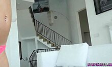 WOW TEEN BLOWJOB HOME VIDEO! White 18+ teens fighting over cock in hardcore 3some