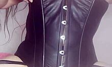 mi madrastra puta se masturba gritando mi nombre en usa