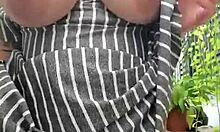 Showing off ass while smoking cig and squirting 😏💨