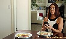 i pleasure my stepmommy's pussy so good