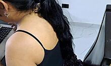 mi madrastra latina milf esta tan tensa que le meto la polla en la boca para relajarla